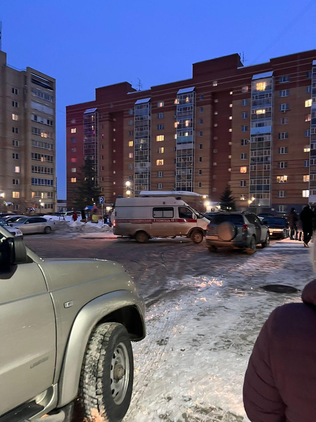 Фото В Новосибирске жилой дом эвакуировали из-за сообщения о минировании 3